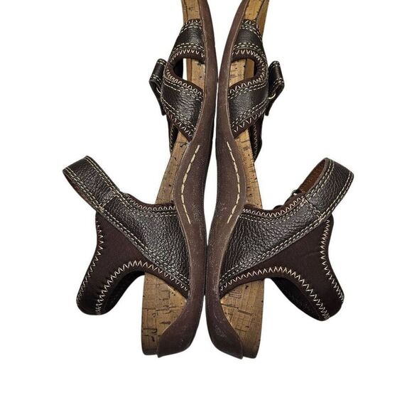 Women's NATURALIZER Monteda Leather Ankle Strap Brown Sport Sandals Size 9 - Picture 4 of 10
